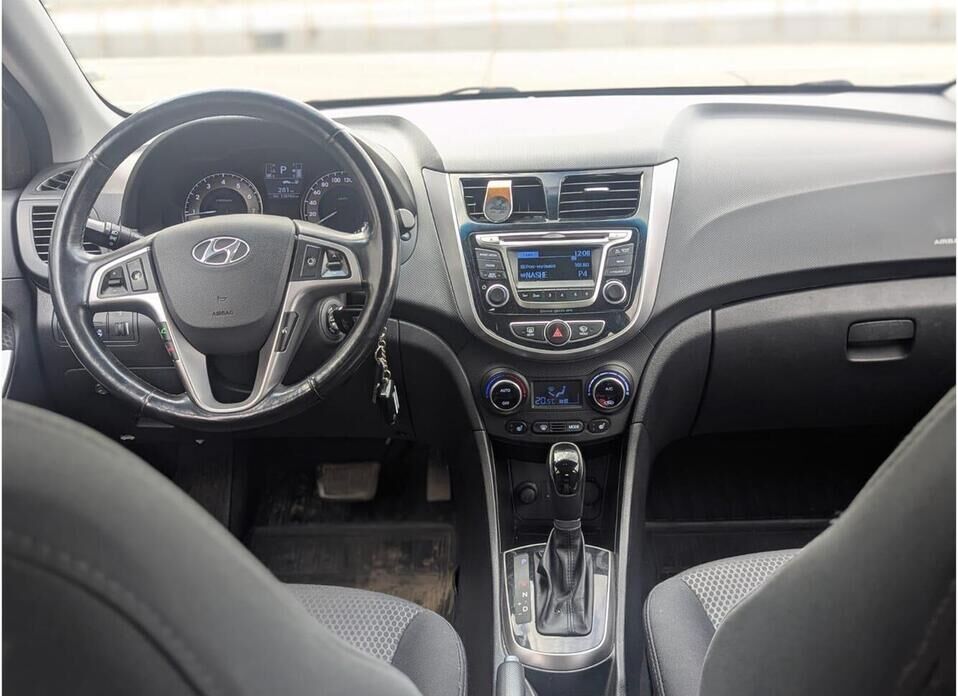 Hyundai Solaris, I Рестайлинг 1.6 AT (123 л.с.)
