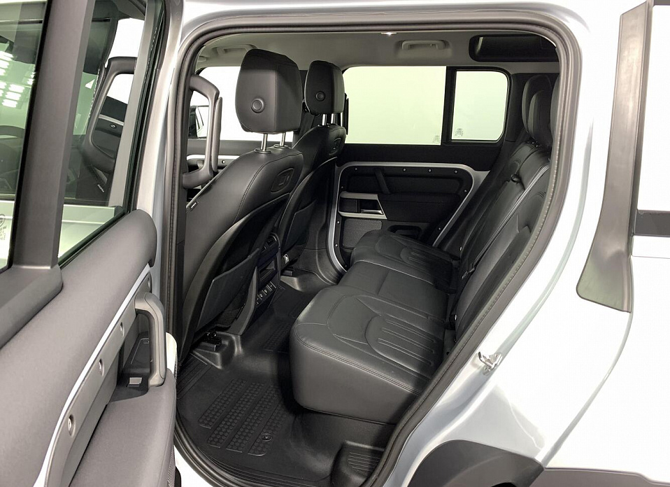 Land Rover Defender, II 110 2.0d AT (200 л.с.) 4WD