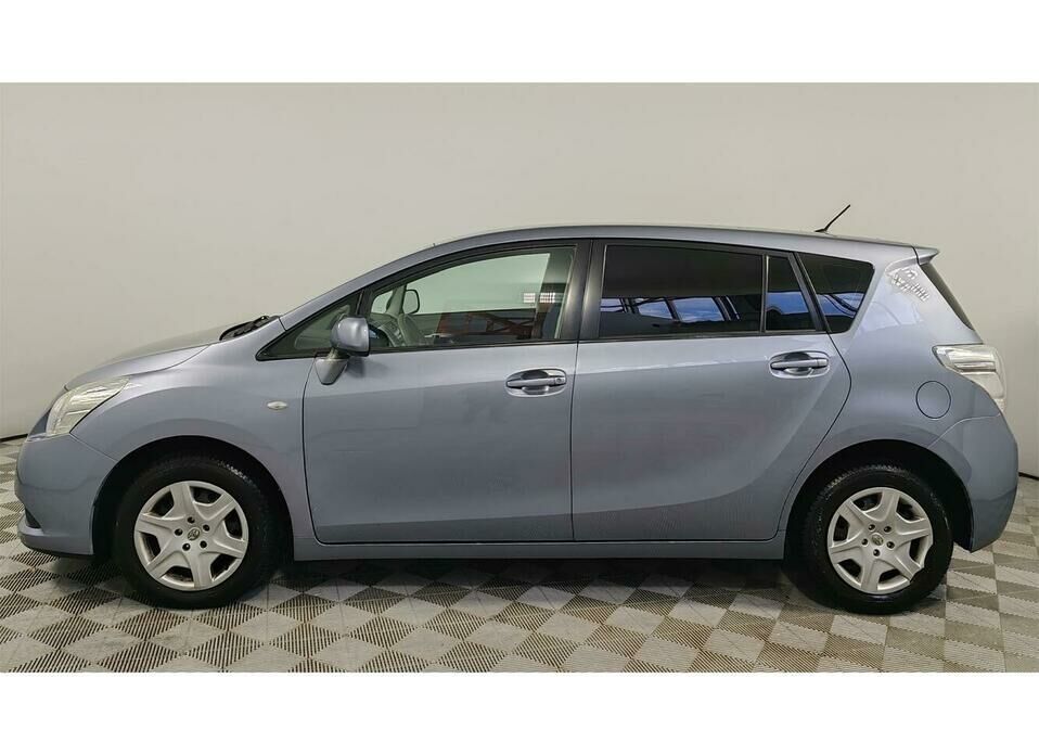Toyota Verso 1.8 CVT (147 л.с.)