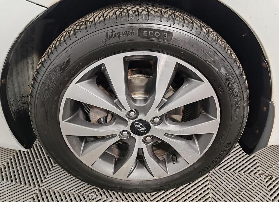 Hyundai Solaris 1.6 AT (123 л.с.)