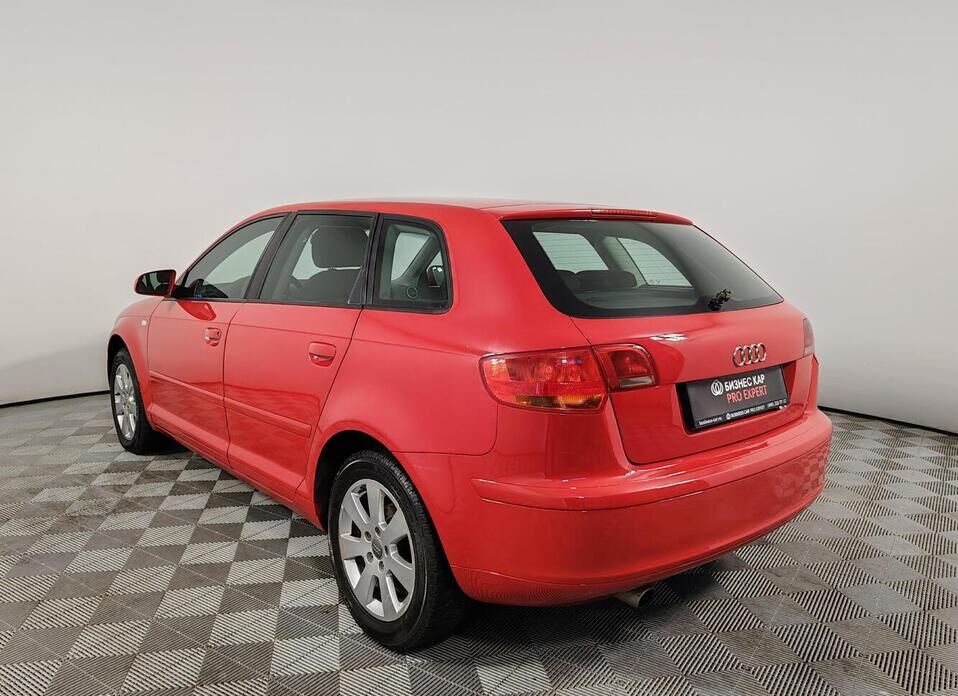 Audi A3, II (8P) Рестайлинг 1 1.6 AT (102 л.с.)