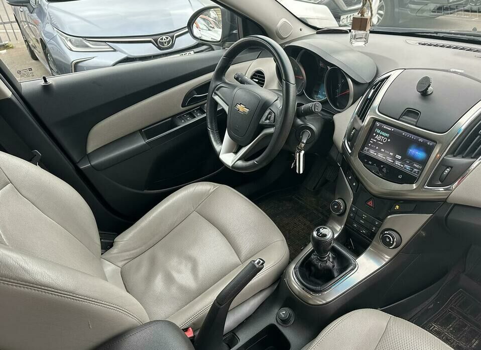 Chevrolet Cruze 1.8 MT (141 л.с.)