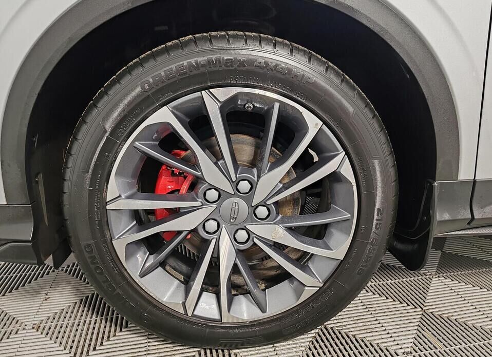 Geely Coolray, I 1.5 AMT (150 л.с.)