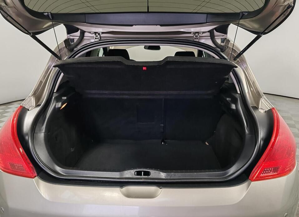 Peugeot 308 1.6 AT (120 л.с.)