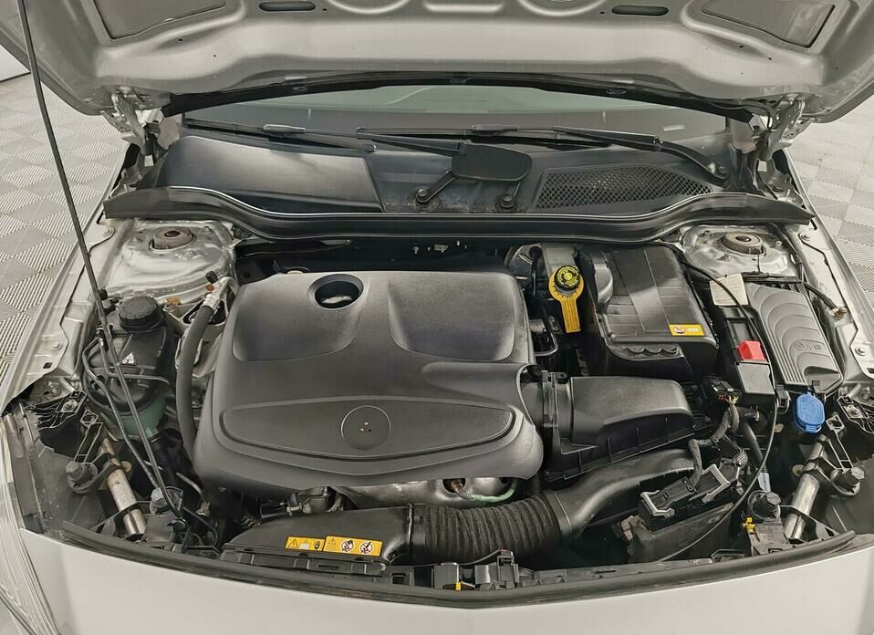 Mercedes-Benz A-Класс 180 1.6 AMT (122 л.с.)