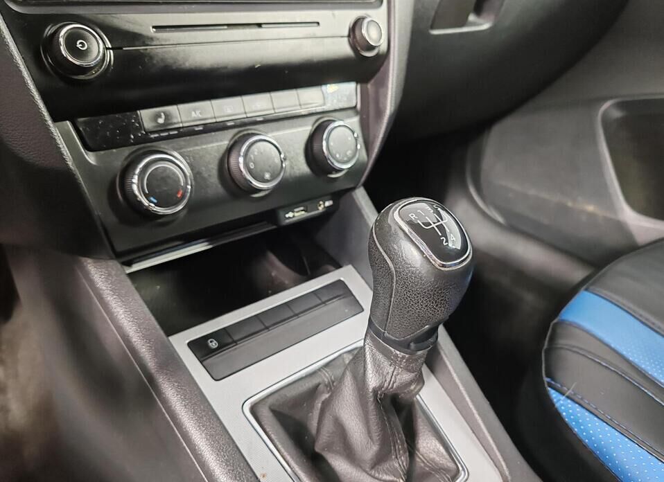 Skoda Octavia 1.2 MT (105 л.с.)
