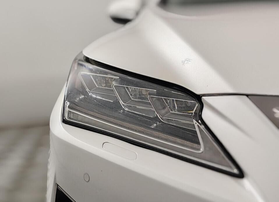 Lexus RX, IV 200t 2.0 AT (238 л.с.) 4WD