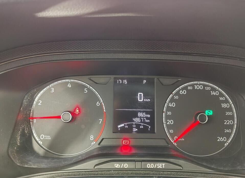 Volkswagen Polo, VI 1.6 AT (110 л.с.)