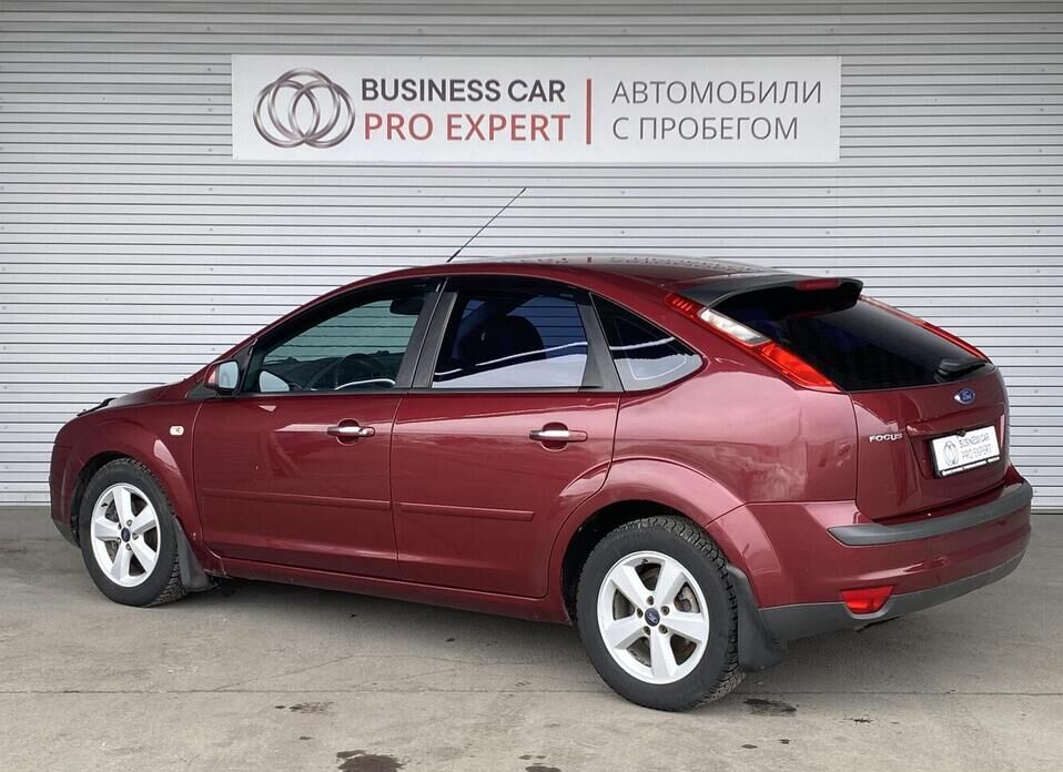 Ford Focus, II Рестайлинг 1.8 MT (125 л.с.)