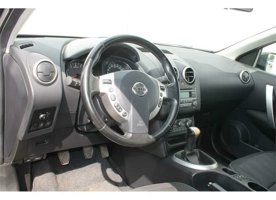 Nissan Qashqai 1.6 MT (114 л.с.)