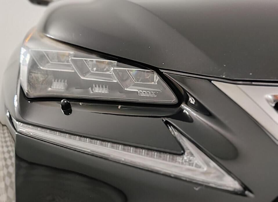 Lexus NX, I 200t 2.0 AT (238 л.с.) 4WD