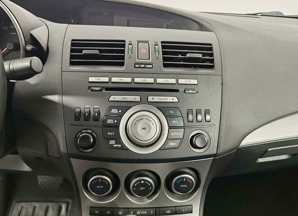 Mazda 3 1.6 AT (105 л.с.)