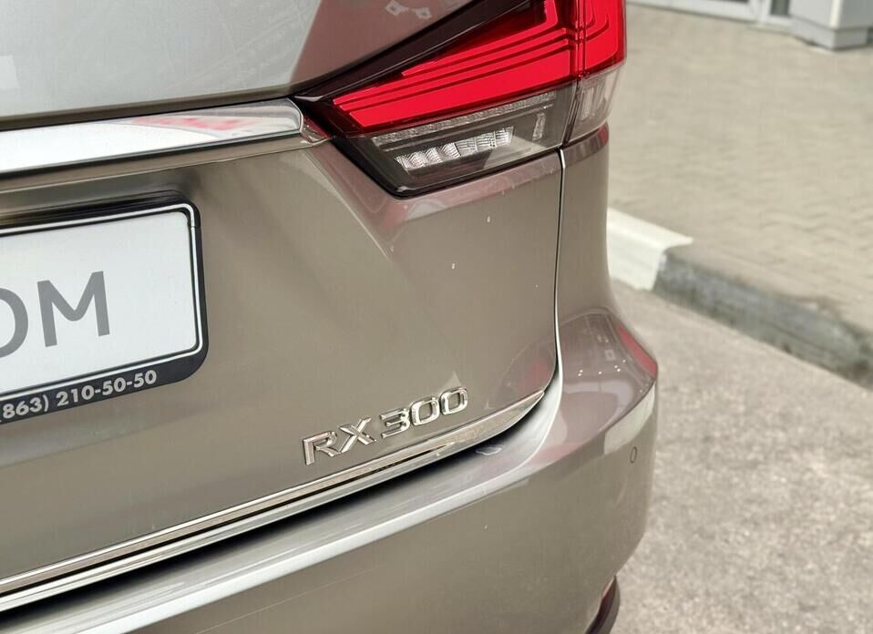 Lexus RX, IV Рестайлинг 300 2.0 AT (238 л.с.) 4WD