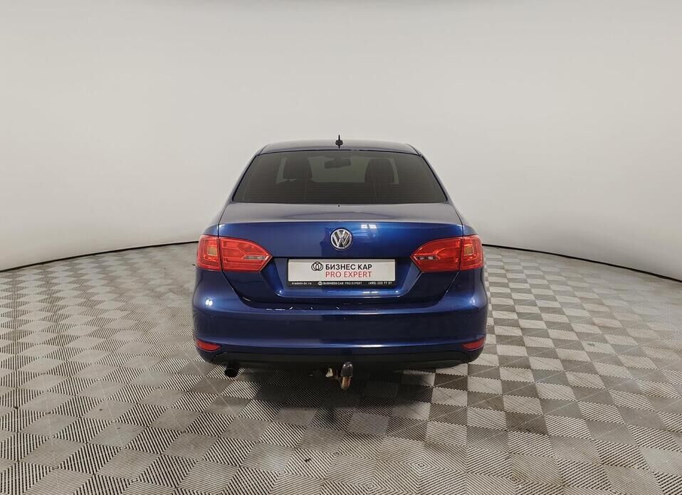 Volkswagen Jetta 1.6 AT (105 л.с.)