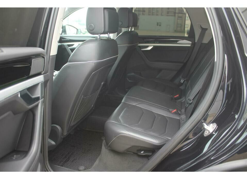 Volkswagen Touareg 3.0d AT (249 л.с.) 4WD