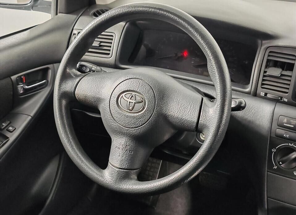 Toyota Corolla, IX (E120, E130) Рестайлинг 1.6 AT (110 л.с.)