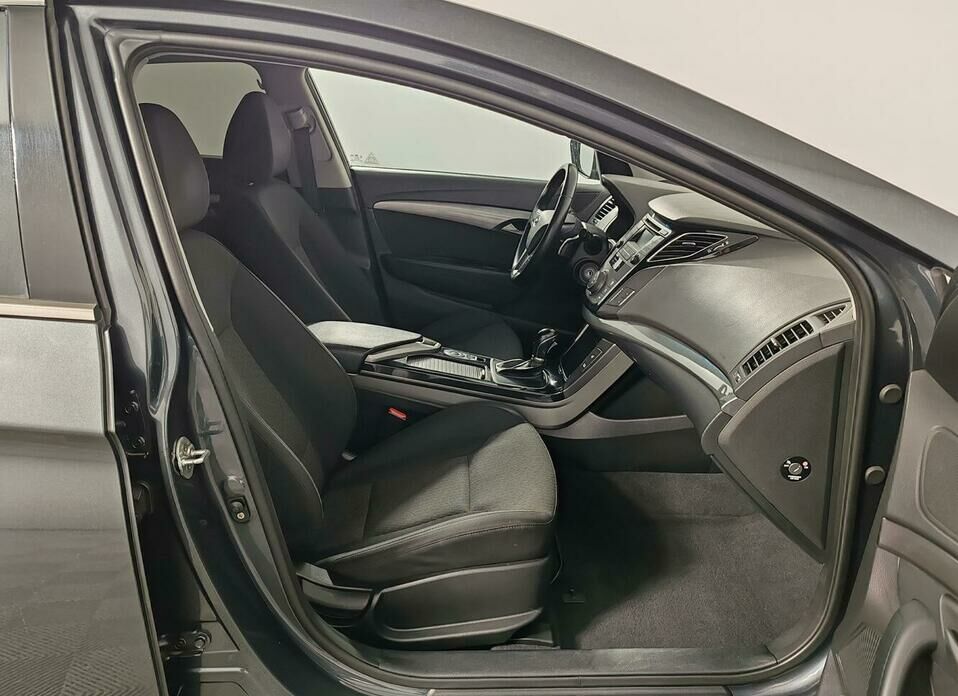 Hyundai i40 2.0 AT (150 л.с.)