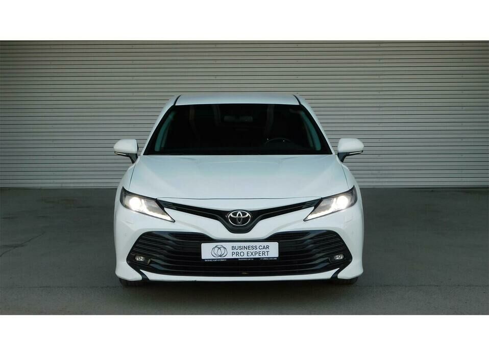 Toyota Camry 2.5 AT (181 л.с.)