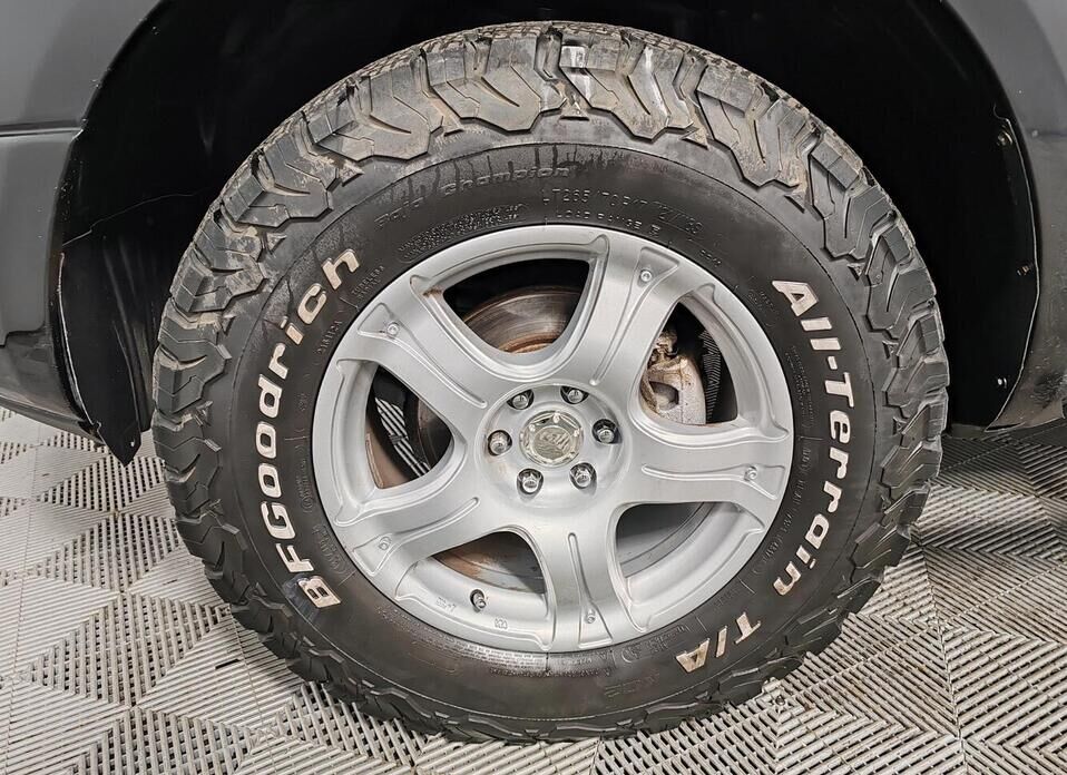 Nissan Navara (Frontier) 2.5d AT (174 л.с.) 4WD