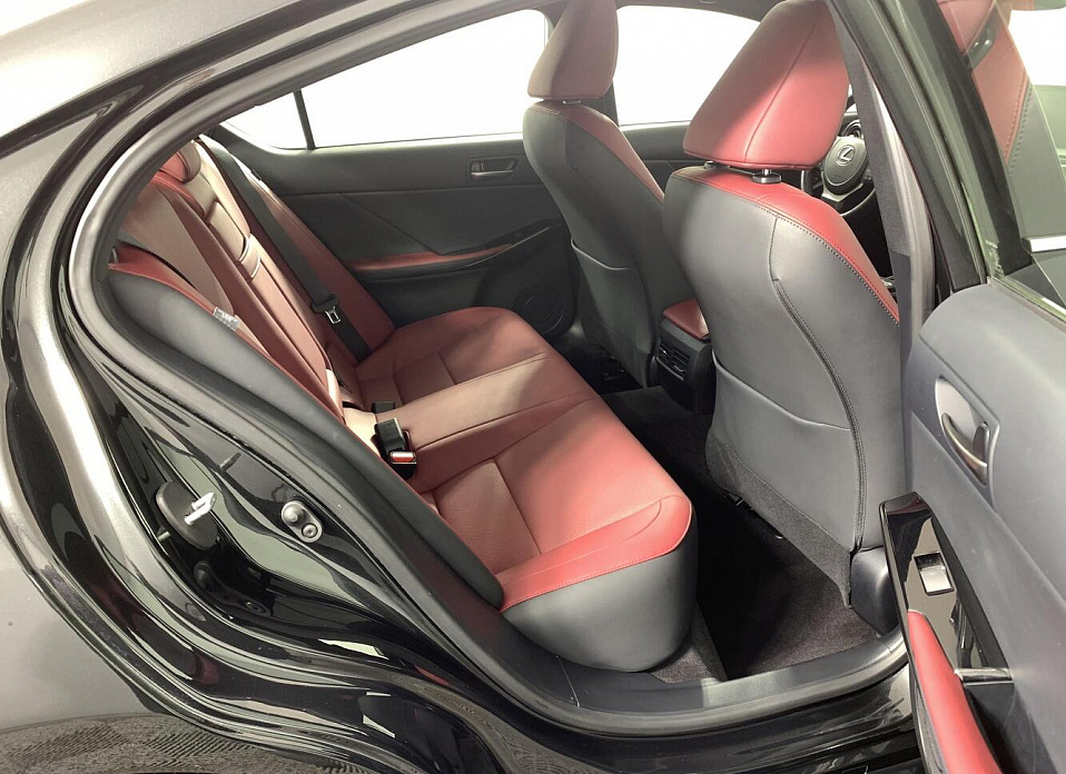 Lexus IS, III Рестайлинг 2 300 3.5 AT (264 л.с.) 4WD