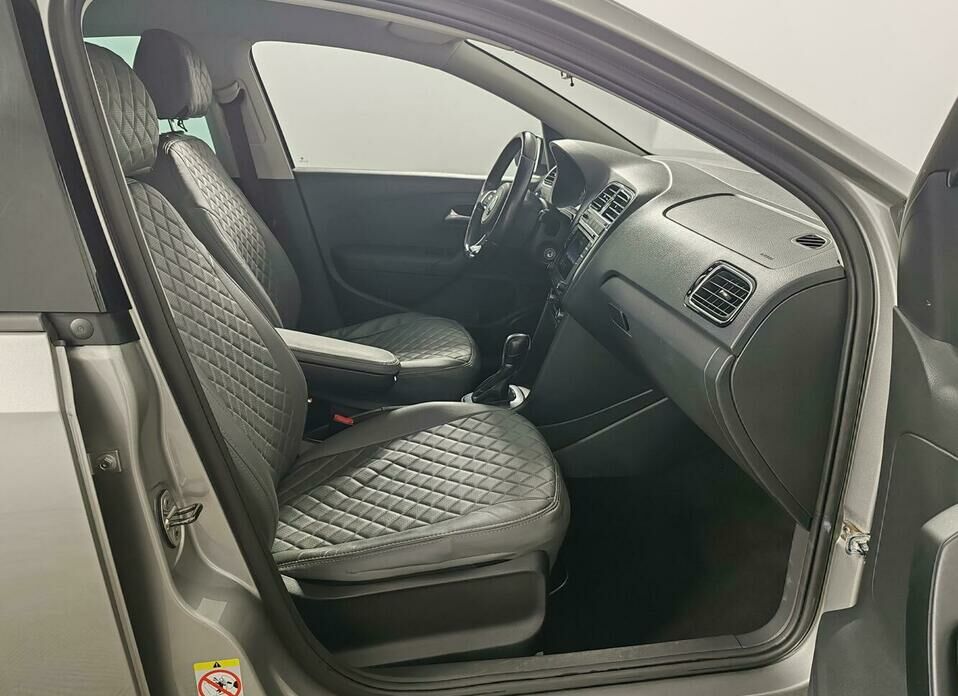 Volkswagen Polo 1.6 AT (110 л.с.)