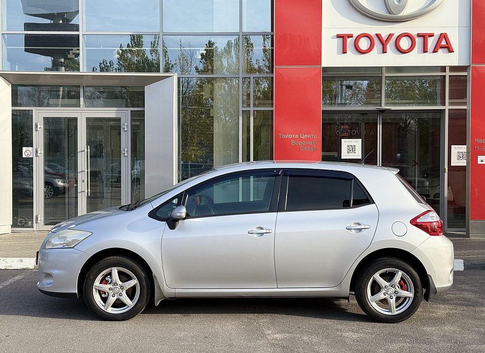 Toyota Auris, I Рестайлинг 1.6 MT (132 л.с.)