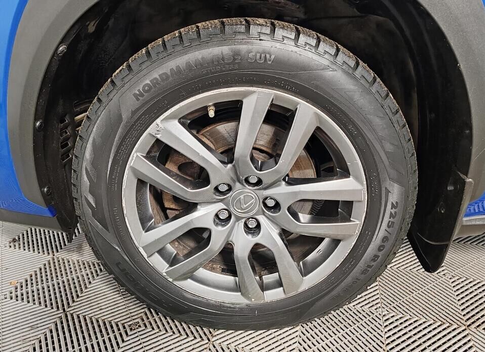 Lexus NX, I 200 2.0 CVT (150 л.с.) 4WD