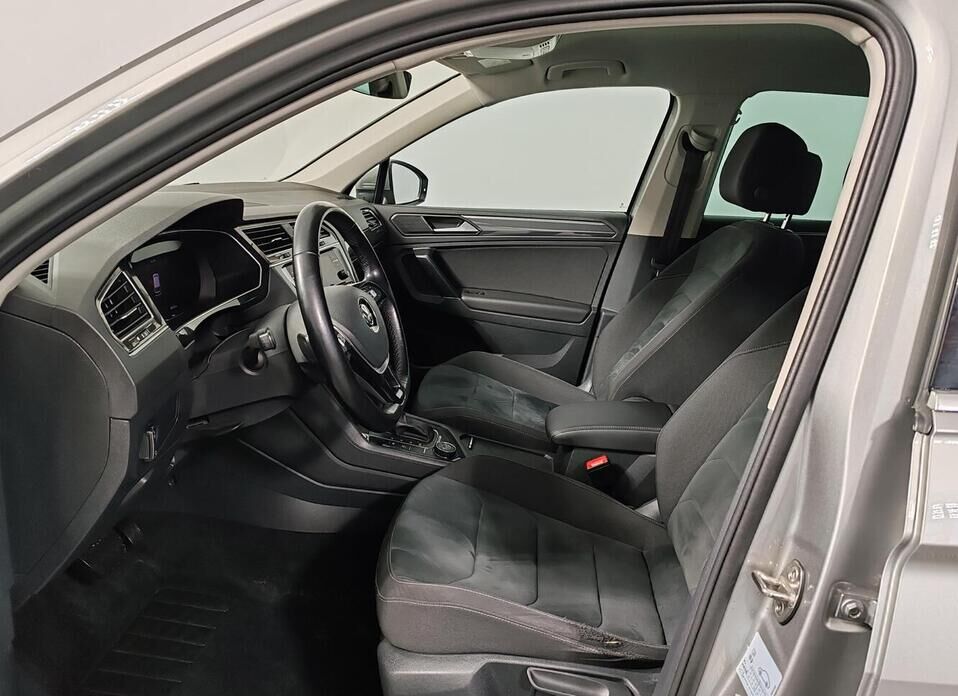 Volkswagen Tiguan, II 2.0 AMT (180 л.с.) 4WD