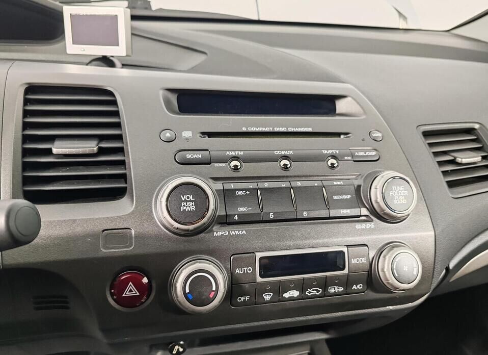 Honda Civic, VIII 1.8 AT (140 л.с.)