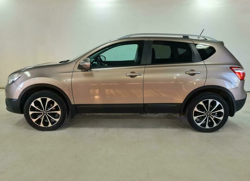 Nissan Qashqai 2.0 CVT (141 л.с.)