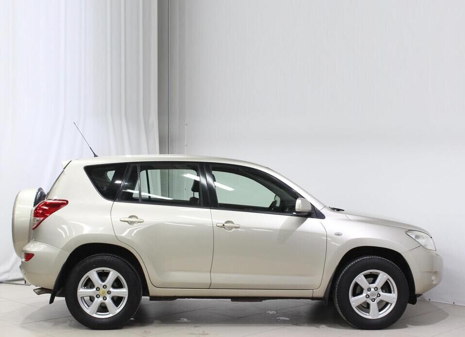 Toyota RAV4 2.0 AT (152 л.с.) 4WD