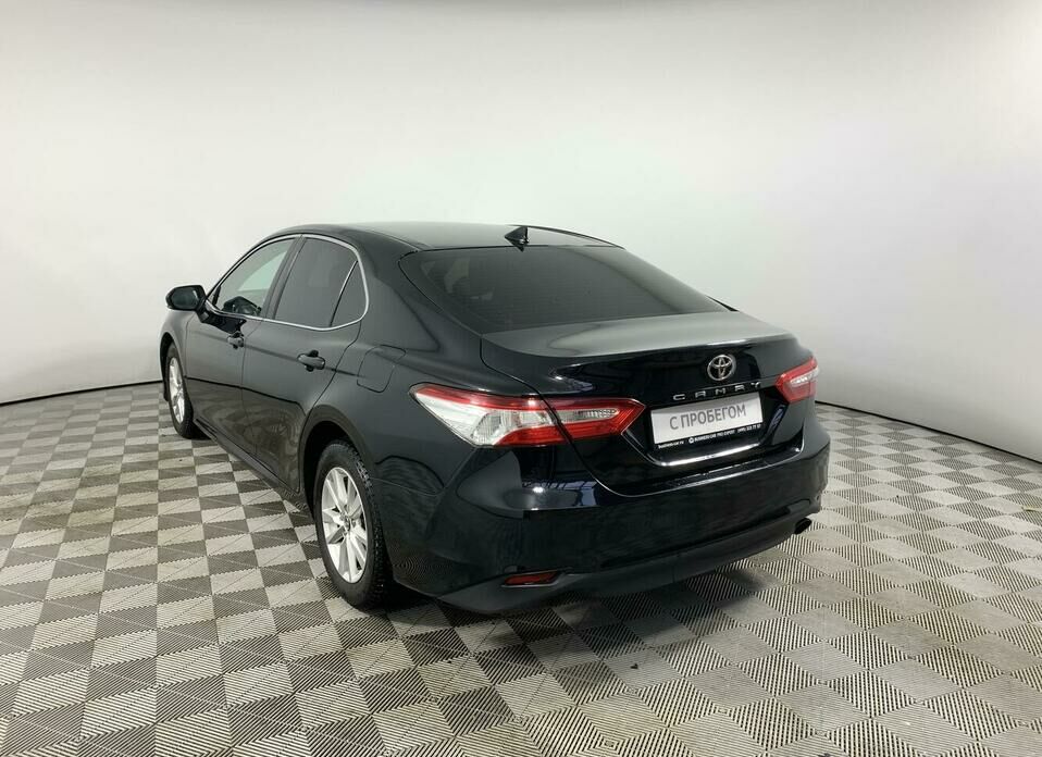 Toyota Camry 2.5 AT (181 л.с.)