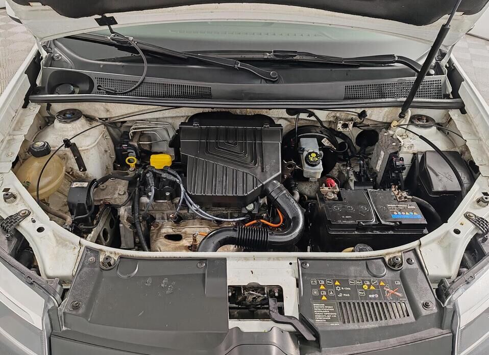 Renault Sandero, II Рестайлинг 1.6 MT (82 л.с.)