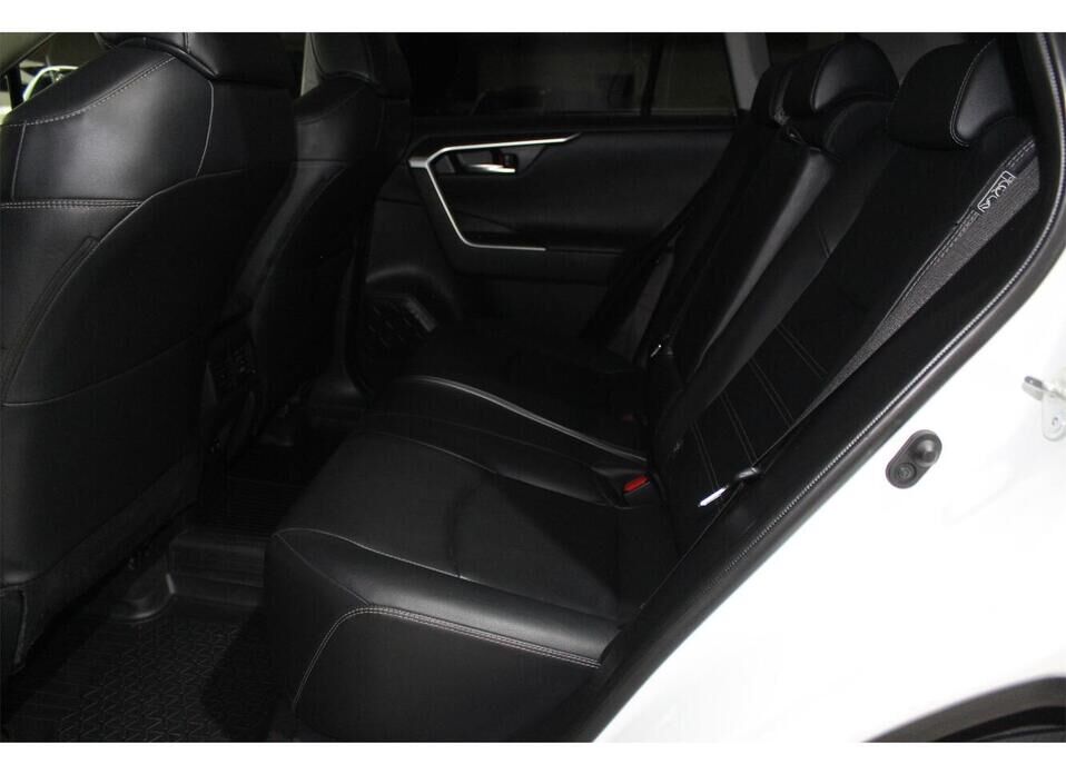 Toyota RAV4 2.5 AT (199 л.с.) 4WD