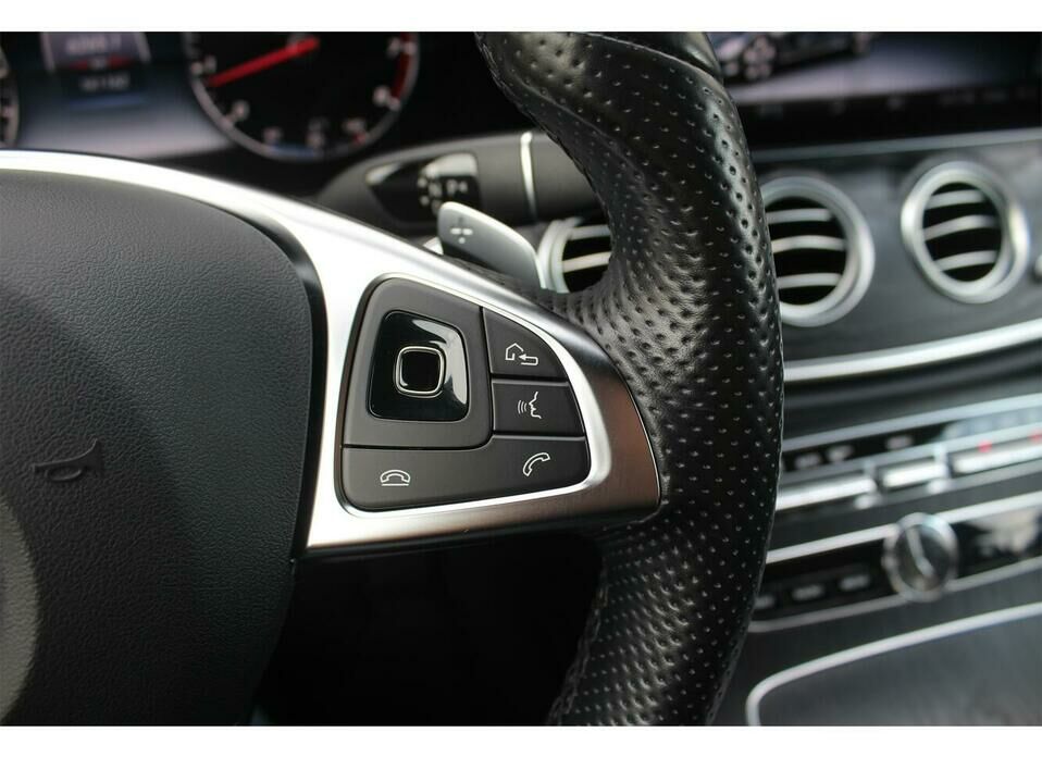 Mercedes-Benz E-Класс 200 2.0 AT (184 л.с.)