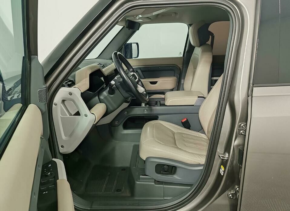 Land Rover Defender 110 2.0d AT (200 л.с.) 4WD