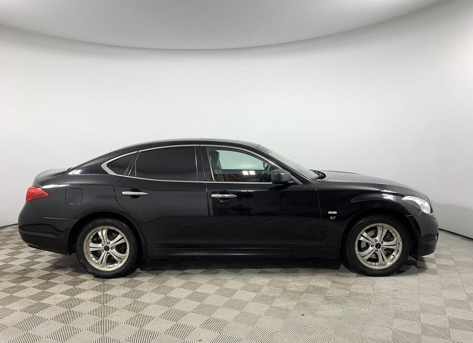 Infiniti Q70, I 3.7 AT (333 л.с.) 4WD