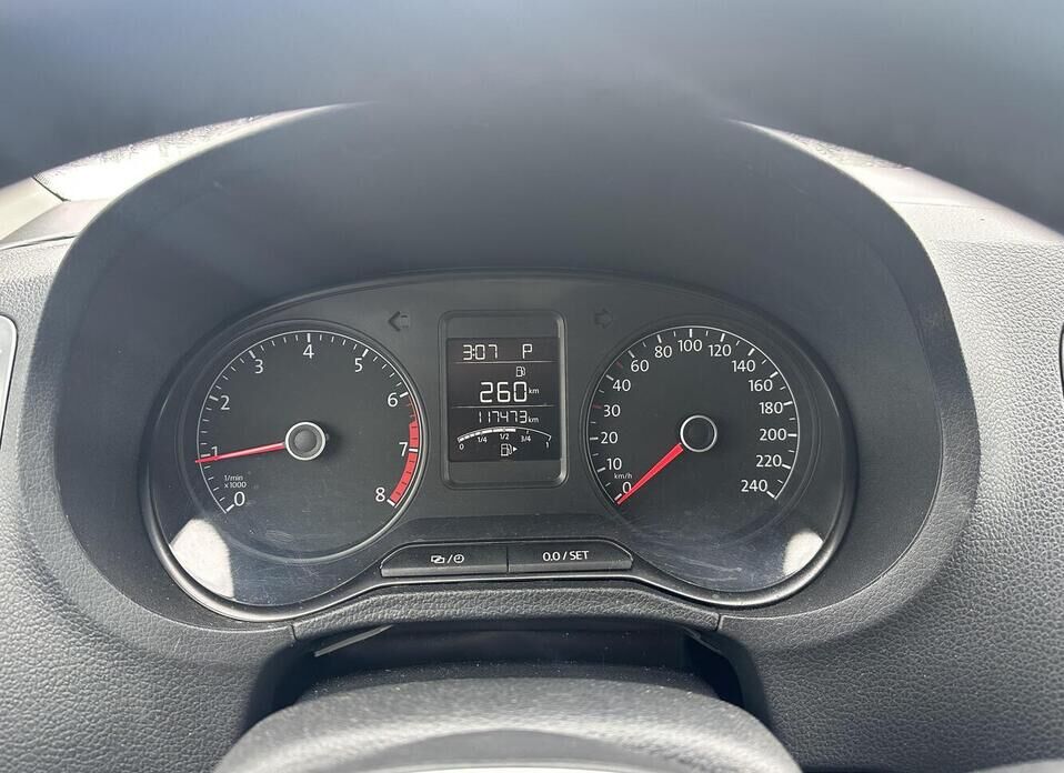 Volkswagen Polo, V Рестайлинг 1.6 AT (110 л.с.)