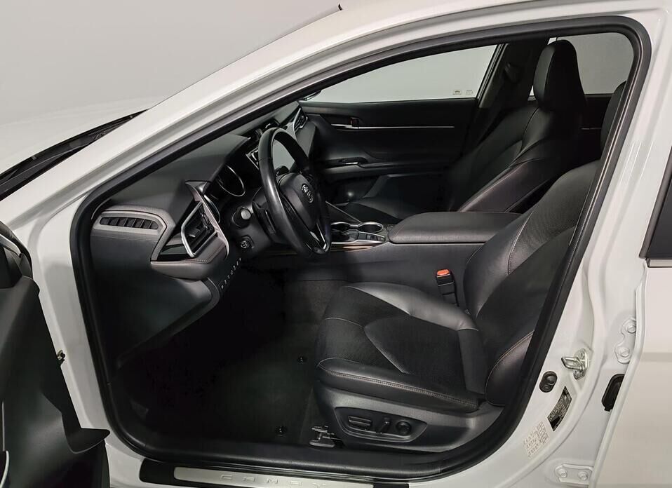 Toyota Camry, VIII (XV70) 3.5 AT (249 л.с.)