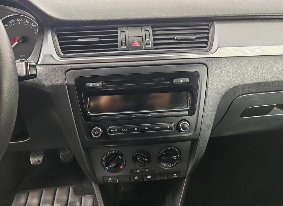 Skoda Rapid, I 1.6 MT (105 л.с.)