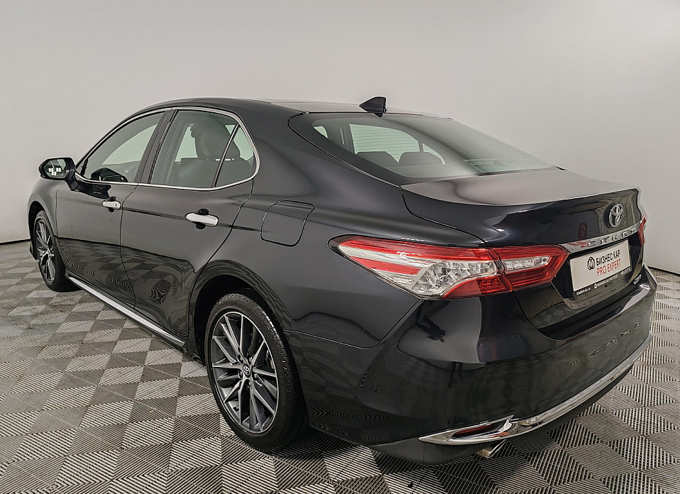 Toyota Camry, VIII (XV70) Рестайлинг 2.5 AT (209 л.с.)