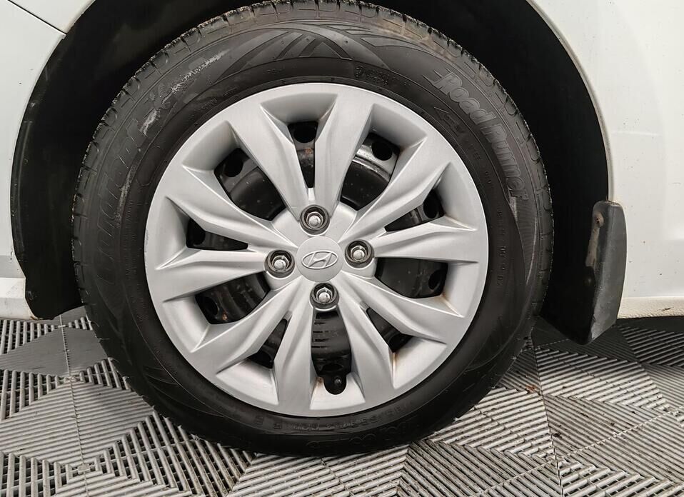 Hyundai Solaris 1.6 AT (123 л.с.)