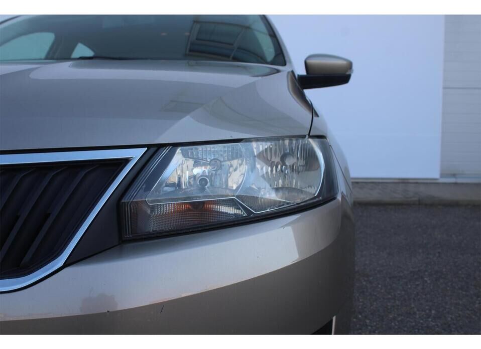 Skoda Rapid 1.6 AT (110 л.с.)