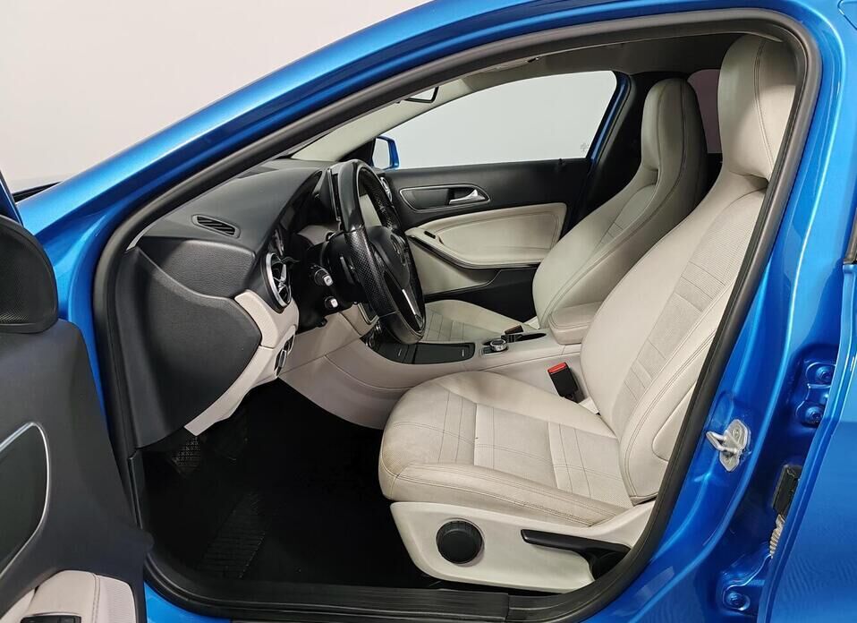Mercedes-Benz A-Класс, III (W176) 180 1.6 AMT (122 л.с.)