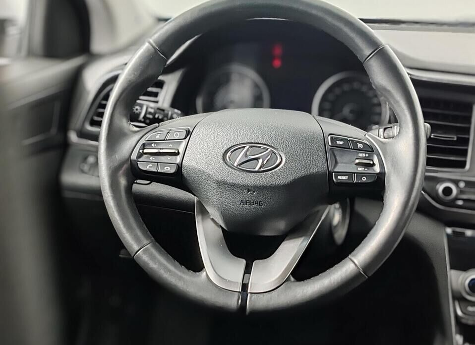 Hyundai Elantra, VI (AD) Рестайлинг 2.0 AT (150 л.с.)