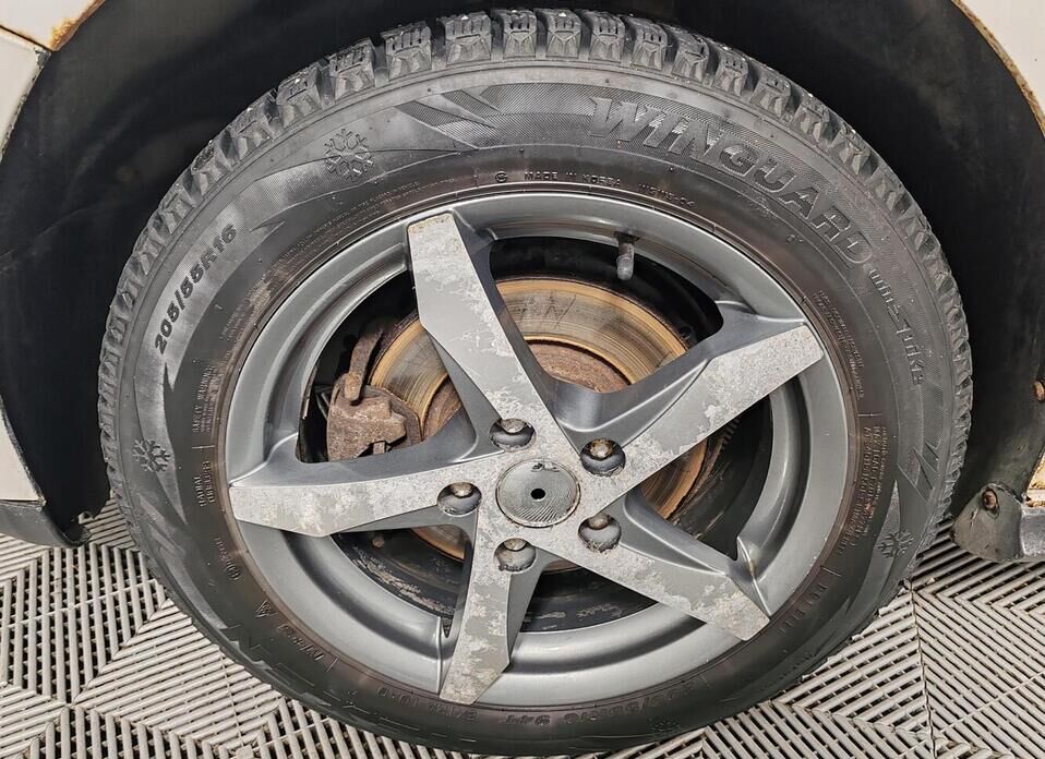 Volkswagen Golf, V 1.6 MT (102 л.с.)