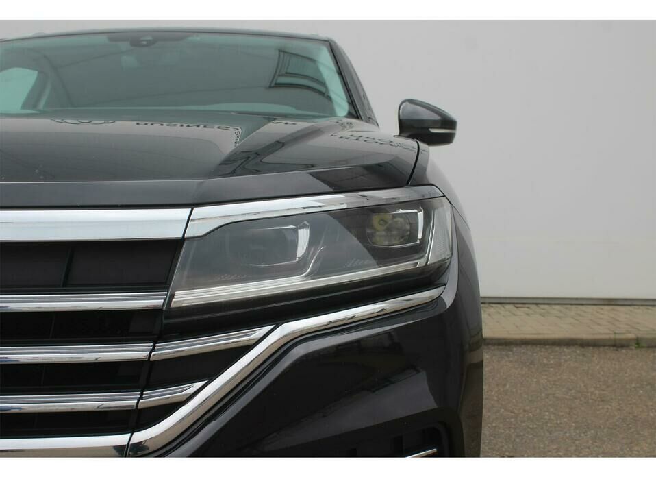 Volkswagen Touareg 3.0d AT (249 л.с.) 4WD