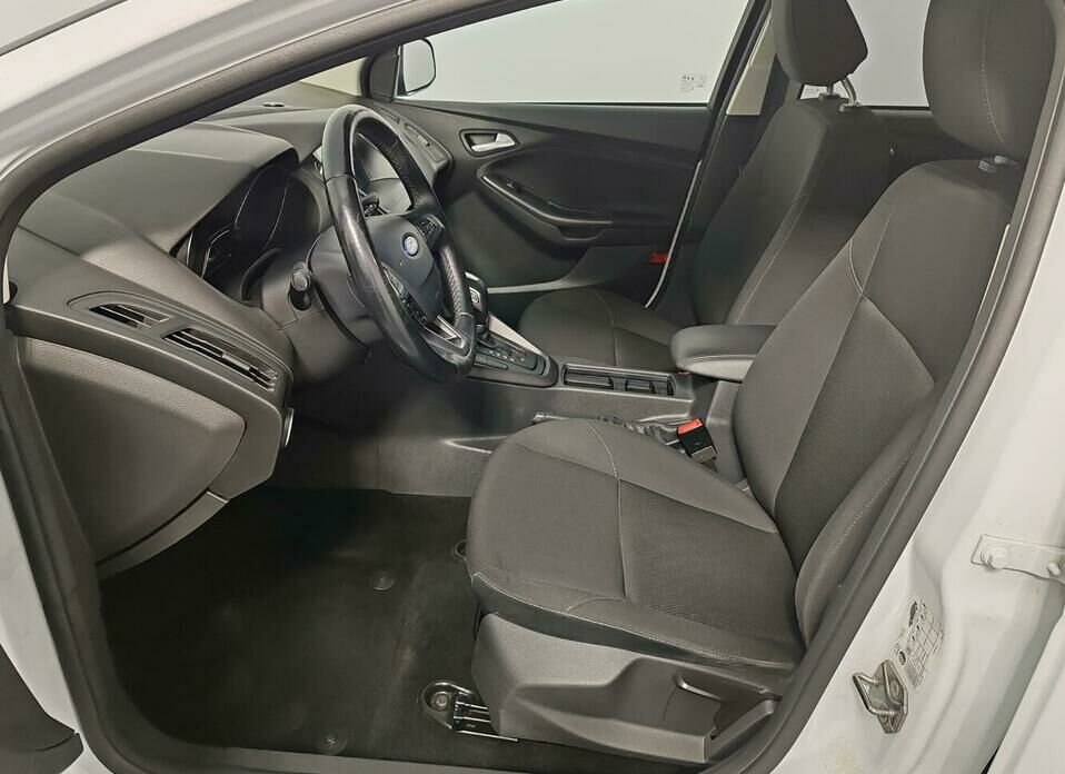 Ford Focus 1.6 AMT (105 л.с.)
