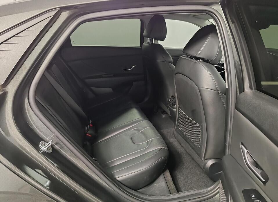Hyundai Elantra 2.0 AT (150 л.с.)