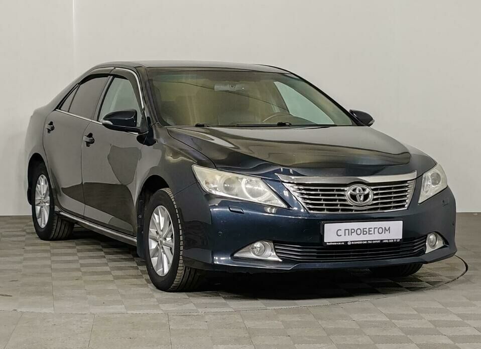 Toyota Camry 2.5 AT (181 л.с.)